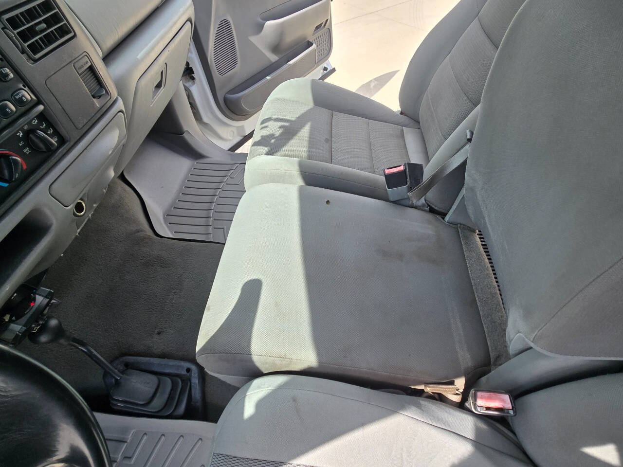 2004 Ford F-550 Super Duty 84