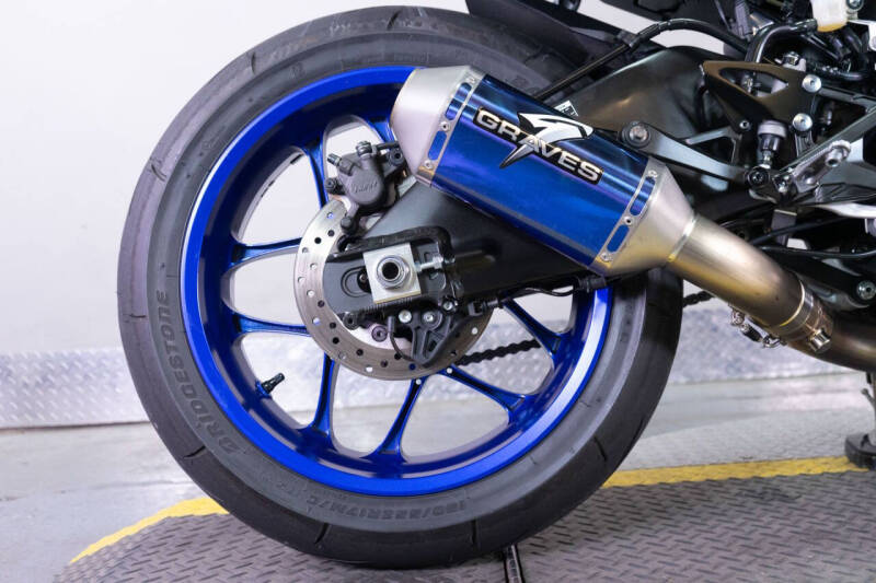 2022 Yamaha YZF-R1