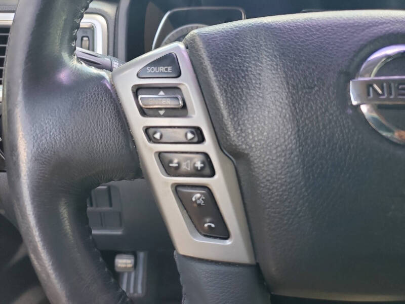 2017 Nissan Titan SV