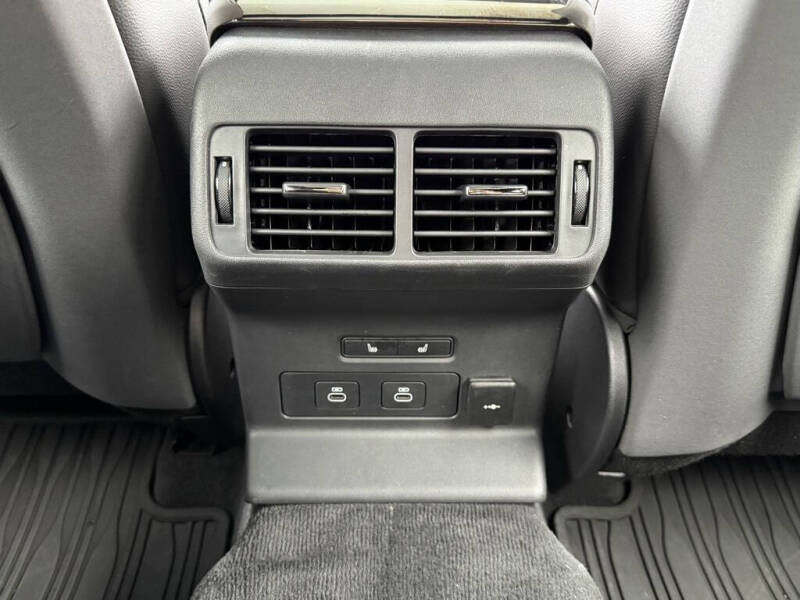 2026 Land Rover Range Rover Velar P250 Dynamic SE