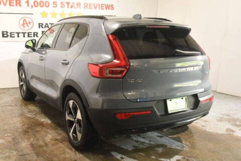 2023 Volvo XC40 B4 Ultimate Dark Theme