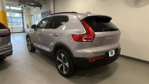 2026 Volvo XC40 B5 Plus