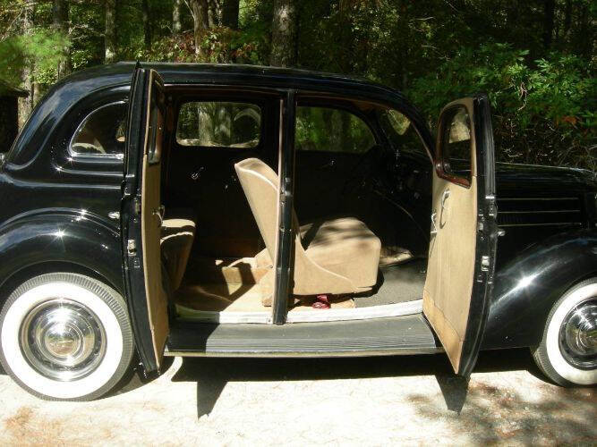 1936 Ford Deluxe