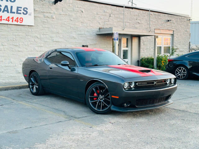 2019 Dodge Challenger R/T photo 4