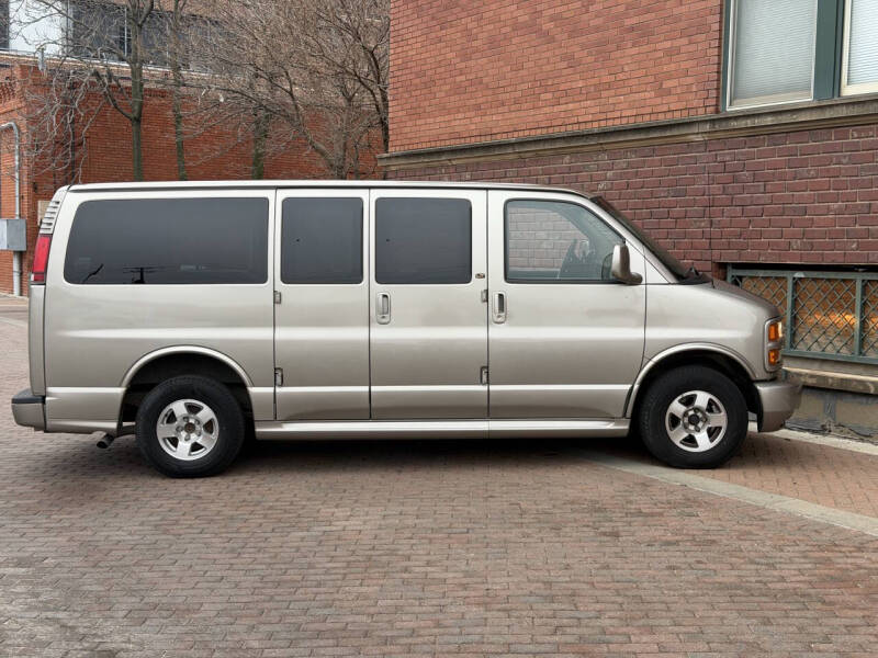 2001 Chevrolet Express G1500 LT