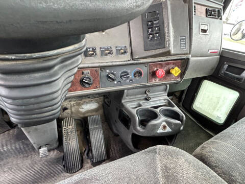 2008 Kenworth T300
