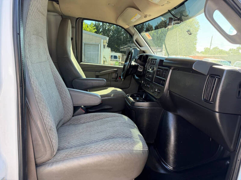 2022 Chevrolet Express 3500