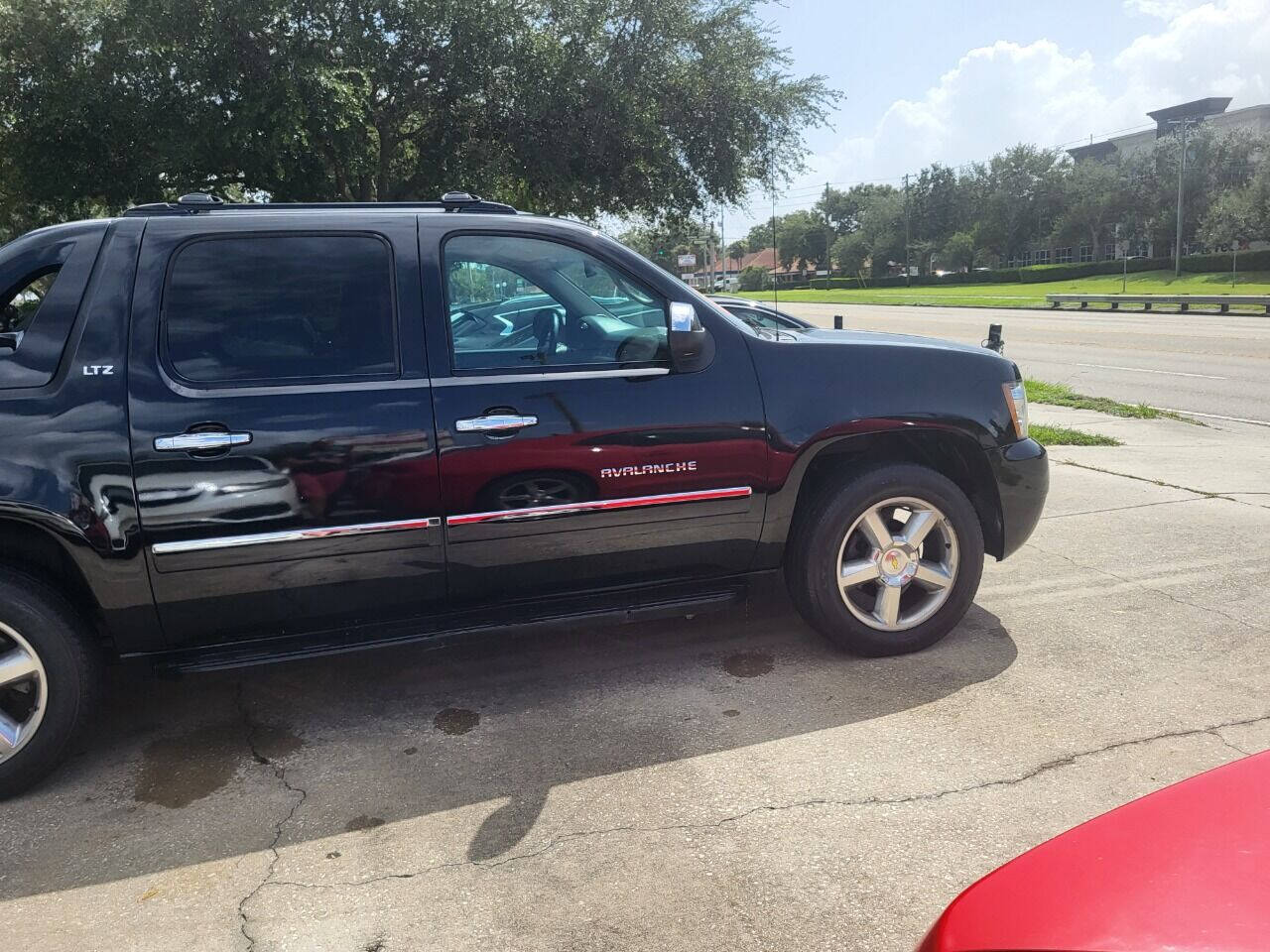 2012 Chevrolet Avalanche for sale at FAMILY AUTO BROKERS in Longwood, FL