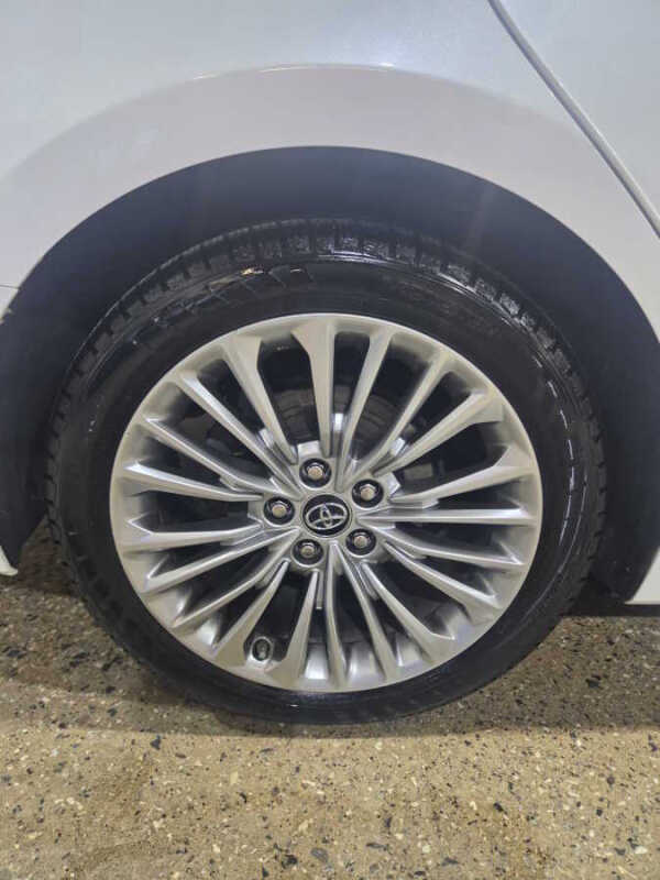 2019 Toyota Avalon XLE