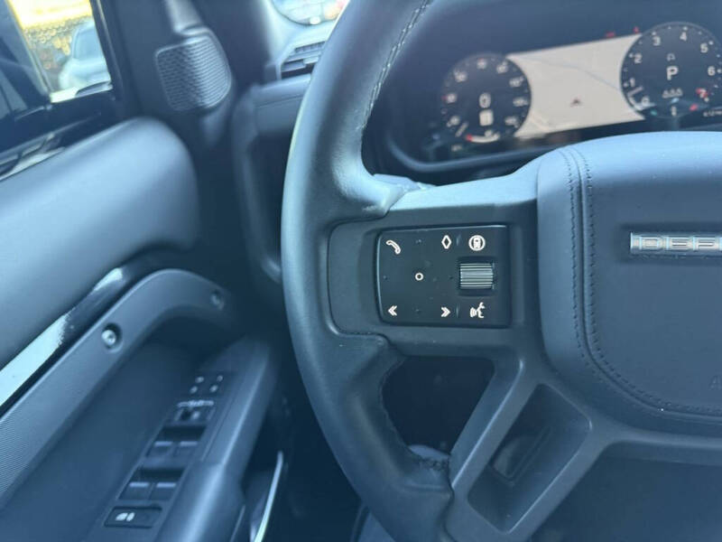 2024 Land Rover Defender 110 P400 X-Dynamic SE