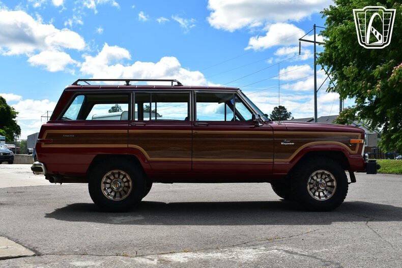 1984 Jeep Grand Wagoneer