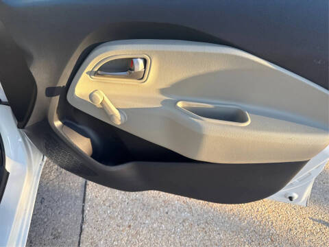 2012 Kia Rio 5-Door LX