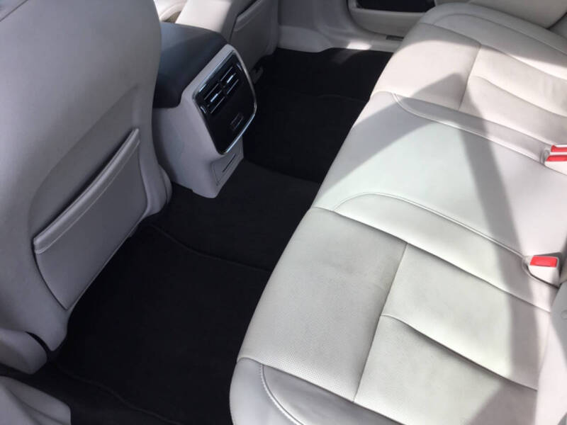 2019 Lincoln Continental Select