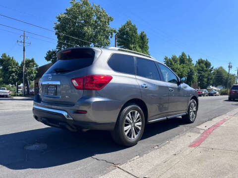 2020 Nissan Pathfinder SL