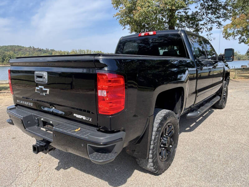 2019 Chevrolet Silverado 2500HD LTZ - Photo 11