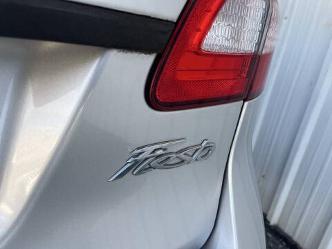 2013 Ford Fiesta SE