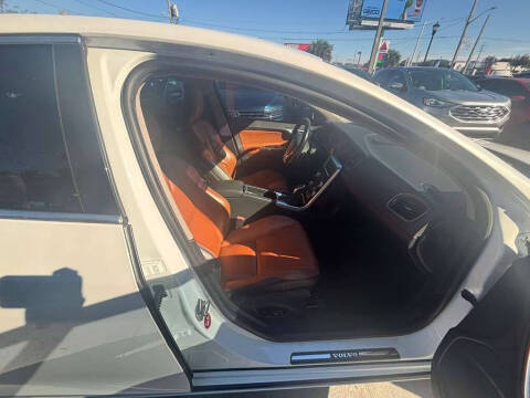 2015 Volvo S60 T6 Drive-E Platinum