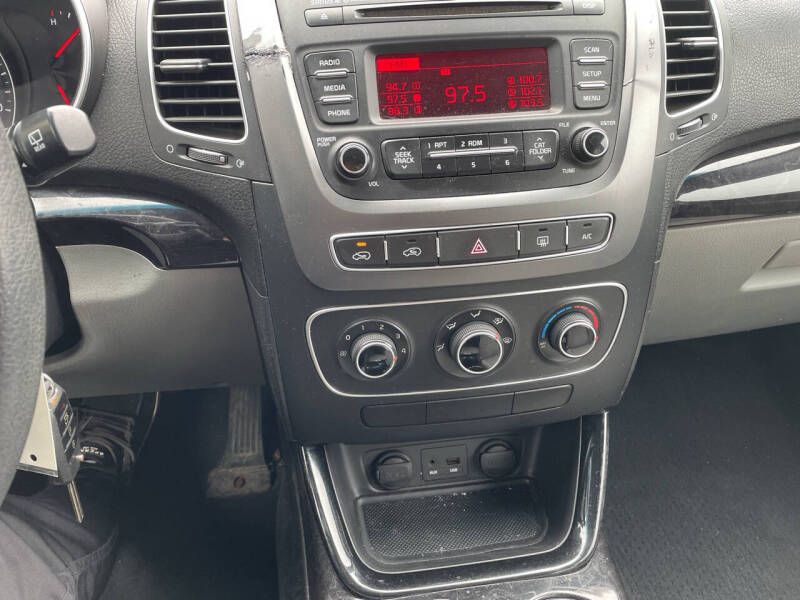 2015 Kia Sorento LX