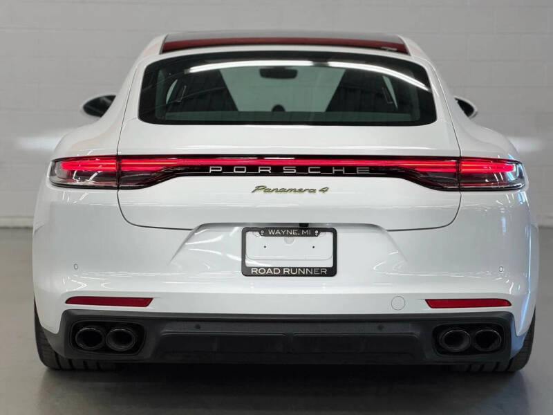 2023 Porsche Panamera 4 E-Hybrid Platinum Edition
