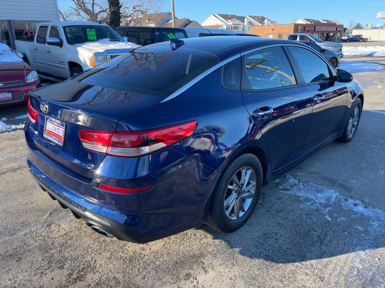 2019 Kia Optima for sale at Illinois Auto Wholesalers in Tolono, IL