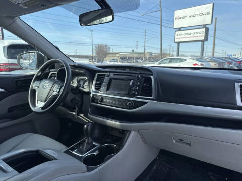 2015 Toyota Highlander LE