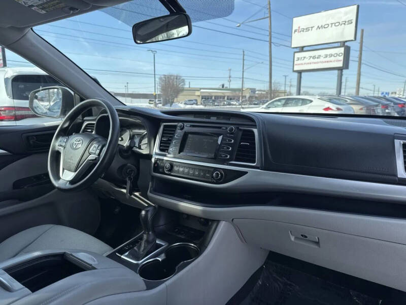 2015 Toyota Highlander LE