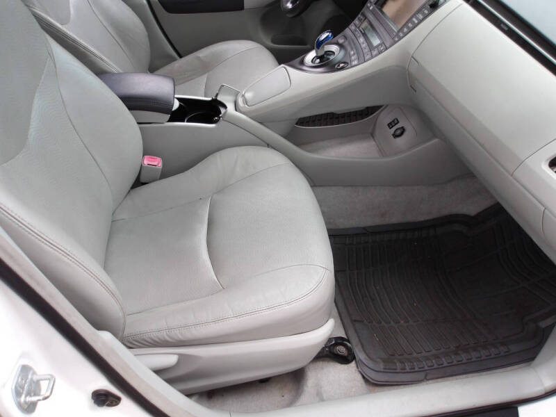 2010 Toyota Prius III