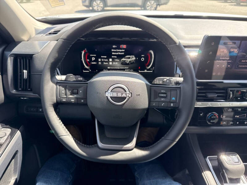 2026 Nissan Pathfinder SL