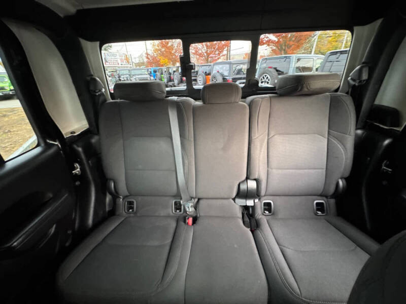 2022 Jeep Gladiator Willys