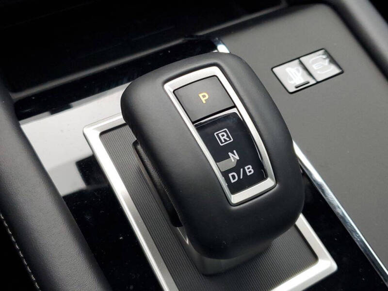 2025 Mitsubishi Outlander PHEV SE
