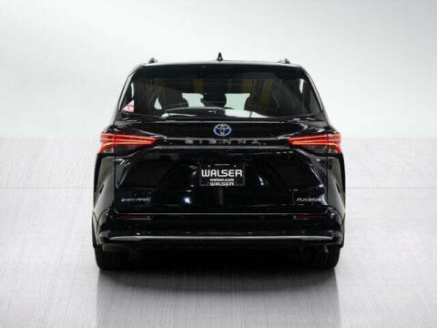 2025 Toyota Sienna Platinum 7-Passenger
