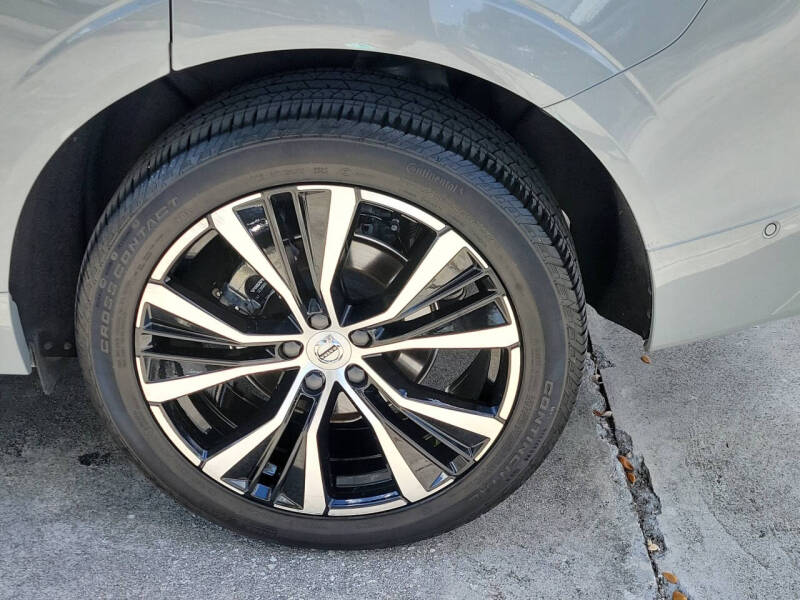 2024 Volvo XC60 B5 Plus Dark Theme