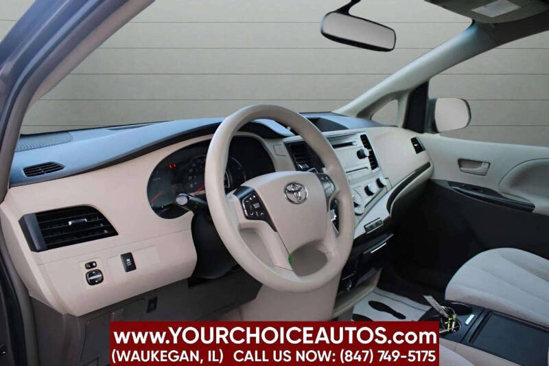 2012 Toyota Sienna LE Mobility 7-Passenger