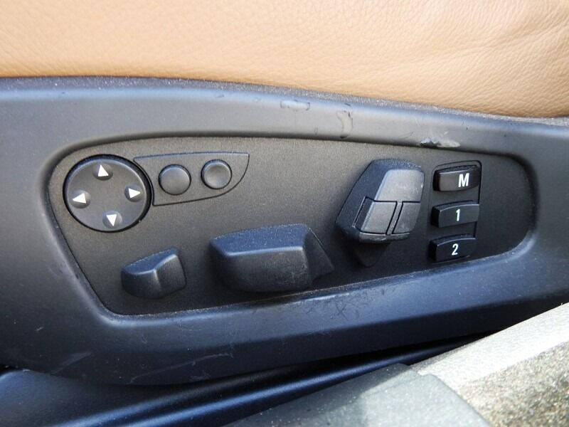 2006 BMW M5  - $18,900