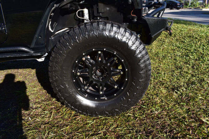 2012 Jeep Wrangler Unlimited Sport photo 27