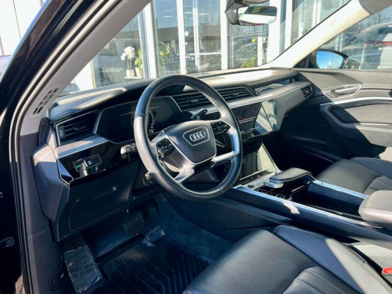 2024 Audi Q8 e-tron quattro Prestige