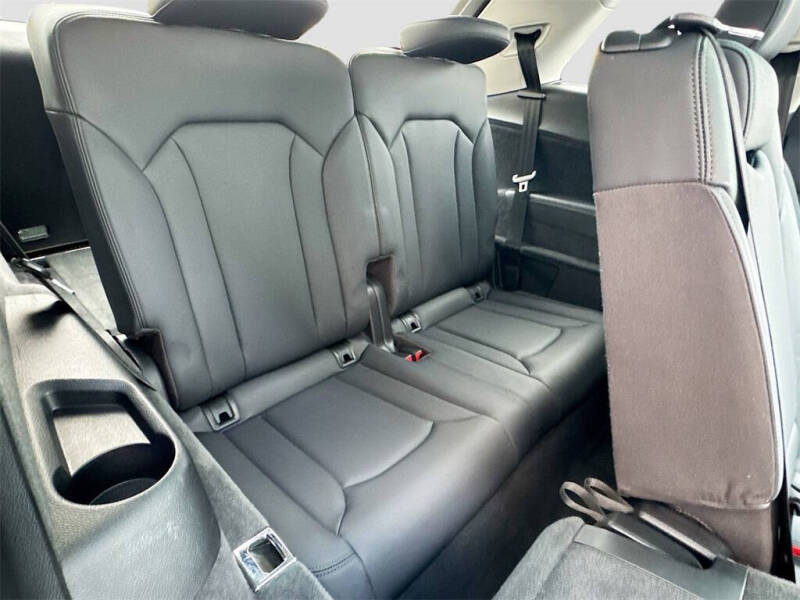 2022 Audi Q7 quattro Premium 55 TFSI