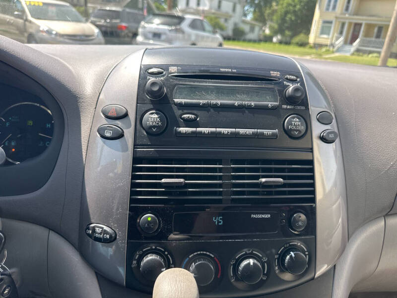 2007 Toyota Sienna LE 8-Passenger