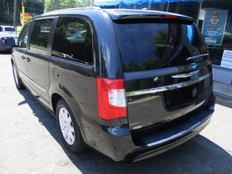 2016 Chrysler Town and Country Touring