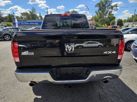 2016 RAM 1500 SLT