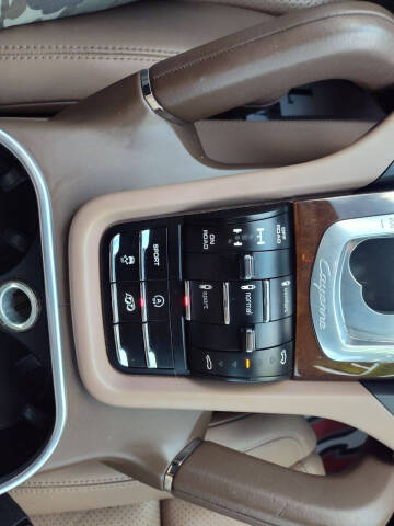 2014 Porsche Cayenne GTS