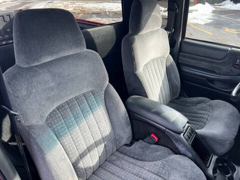 2002 Chevrolet S-10 LS