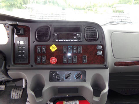 2024 Freightliner M2 106