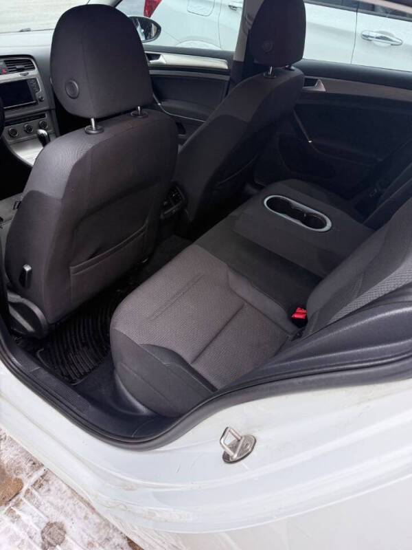 2017 Volkswagen Golf TSI S