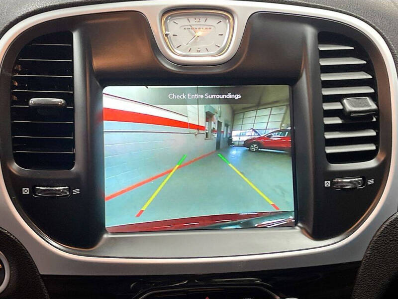 2022 Chrysler 300 Touring L