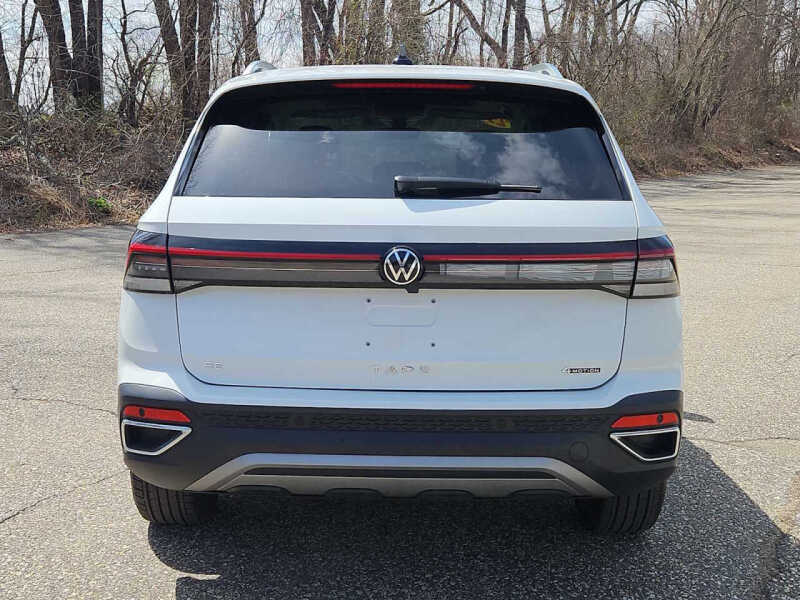 2025 Volkswagen Taos SE 4Motion