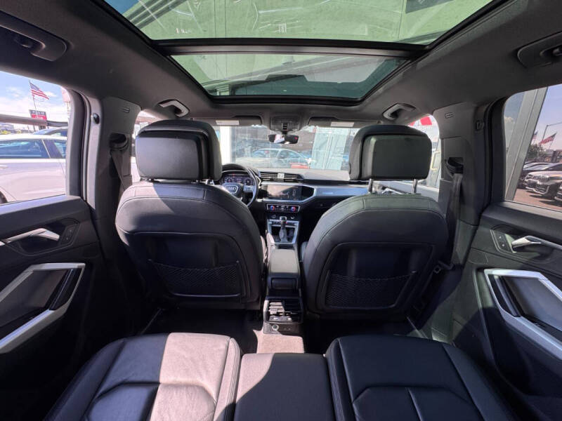 2023 Audi Q3 quattro S line Premium 45 TFSI