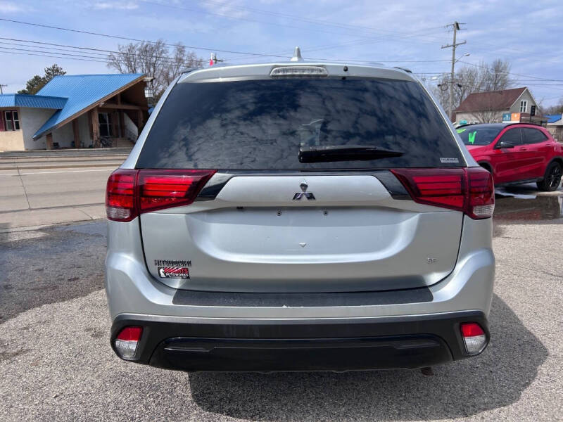 2020 Mitsubishi Outlander LE