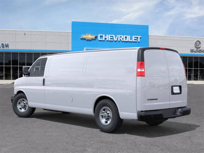 2025 Chevrolet Express 2500