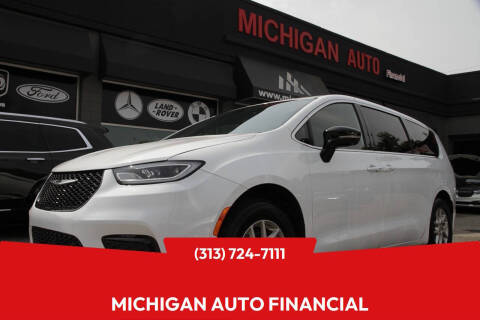 2025 Chrysler Pacifica Select